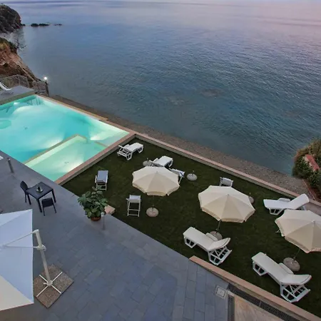 Cala Del Faro *